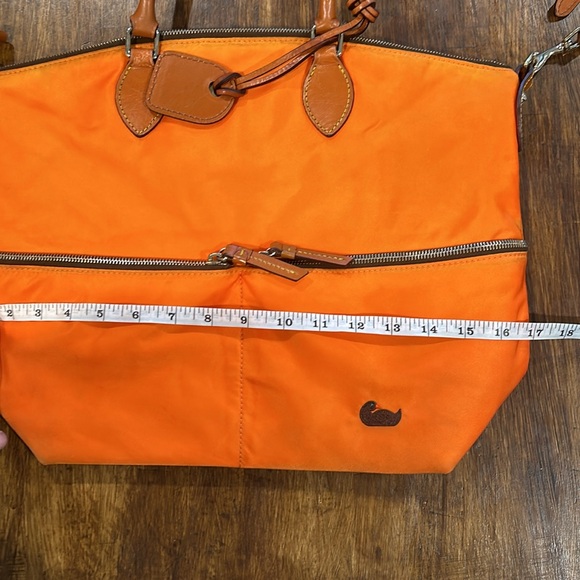 Dooney and Bourke tote bag - Picture 10 of 10